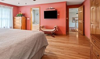 9 Santom St, Auburn, MA 01501