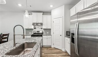 377 Station Overlook Dr, Auburn, GA 30011