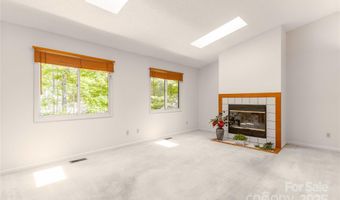 2 Oak Grove Rd, Arden, NC 28704
