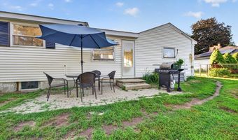 18 Vernon St, Ayer, MA 01432