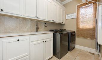 10757 Royal Ridge Ave, Baton Rouge, LA 70810