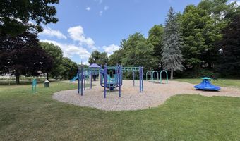 2 Howard St, Augusta, ME 04330