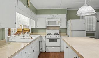 202 Saint John Rd, Brooklyn, MS 39425
