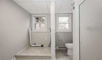 377 High St, Candia, NH 03034