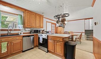 13166 Meadow St NE, Alliance, OH 44601