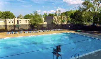 5300 HOLMES Pkwy 914, Alexandria, VA 22304