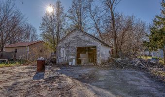 301 W High St, Alba, MO 64830