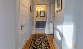 28 Mountainview Ave, Bangor, ME 04401