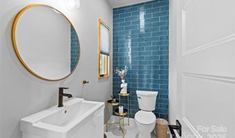 2553 Elkwood Cir, Charlotte, NC 28205