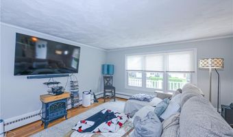 44 Dudley Ave, Newport, RI 02840