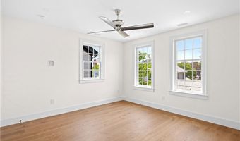 75 Bridge St, Newport, RI 02840