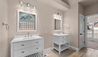 3902 NE Cadbury Ave, Bentonville, AR 72712