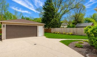 805 S Mitchell Ave, Arlington Heights, IL 60005