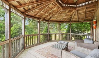 107 Kennebunk Rd, Alfred, ME 04002