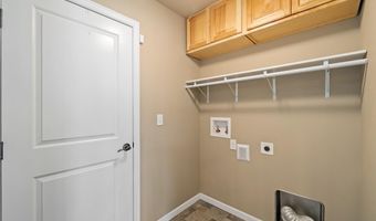 2005 PINE Ave, Cheyenne, WY 82007