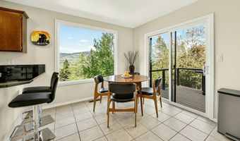 1927 Tamarack Pl, Ashland, OR 97520