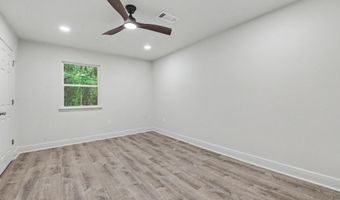 6105 E Desoto St, Bay St. Louis, MS 39520