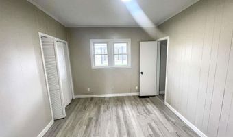 318 W 10th St, Bicknell, IN 47512