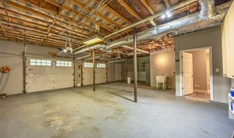 781 Grist Mill Dr E, Acworth, GA 30101