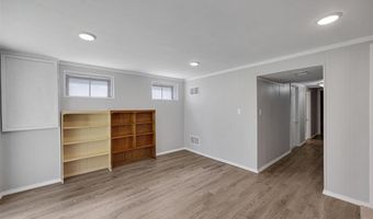 527 Blazedwood Dr, Ballwin, MO 63021
