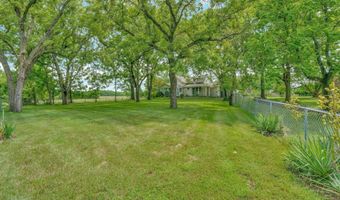 662 E 1452 Rd, Baldwin City, KS 66006