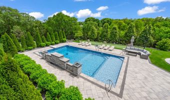 32667 Westwood Ln, Adel, IA 50003