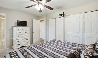 893 Oklahoma Ave, Ballwin, MO 63021