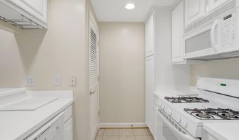 901 N MONROE St 1408, Arlington, VA 22201