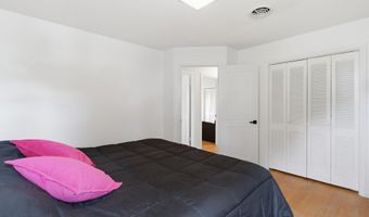 11 James Dr, Albany, NY 12211