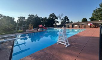 311 W Pleasant St, Aurora, MO 65605