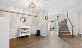 133 Ambleside Way, Amherst, OH 44001