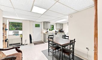 270 N Brookfield Rd, Barre, MA 01005