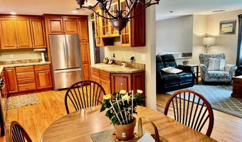 8 Brookview Ct, Bethel, CT 06801