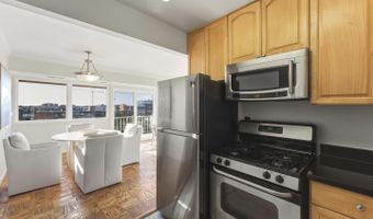 401 N ARMISTEAD St 504, Alexandria, VA 22312