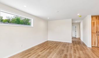 7368 BERWICK Dr 8, Ankeny, IA 50021