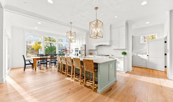 90 E LAKE Dr, Annapolis, MD 21403