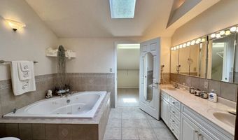 225 Emerald Meadows Dr, Arnolds Park, IA 51331