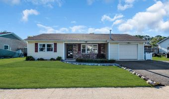 6 Roxbury Dr, Barnegat, NJ 08005