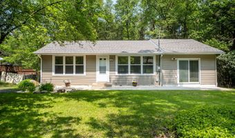 18 Holiday Dr, Albrightsville, PA 18210