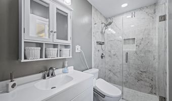 12324 KEMMERTON Ln, Bowie, MD 20715