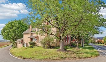 8893 LONGSWAMP Rd, Alburtis, PA 18011