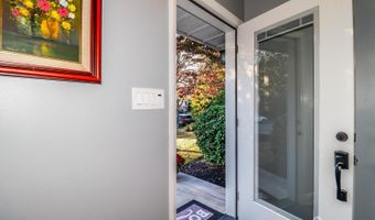 82 Kempson Pl, Metuchen, NJ 08840