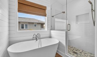 1766 BEACH Ave, Atlantic Beach, FL 32233