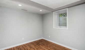623 River Oak Dr, Ames, IA 50010