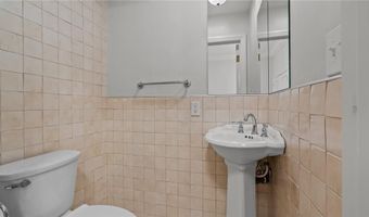 341 Thames St 103, Bristol, RI 02809
