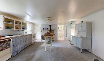 10 Picnic Hill Rd, Albany Twp., ME 04217