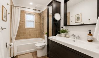 96 Comly Rd, Bayonne, NJ 07035