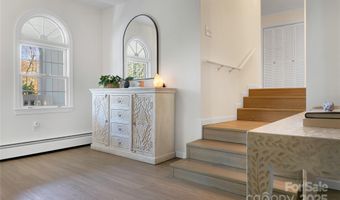 77 Dillingham Rd, Asheville, NC 28805