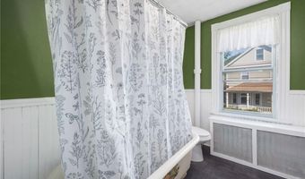 9 Cummings Rd, Newport, RI 02840