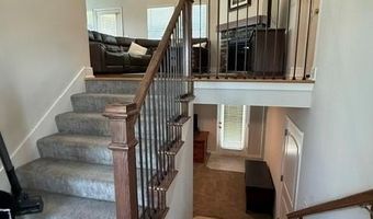 16338 Lois Ln, Basehor, KS 66007